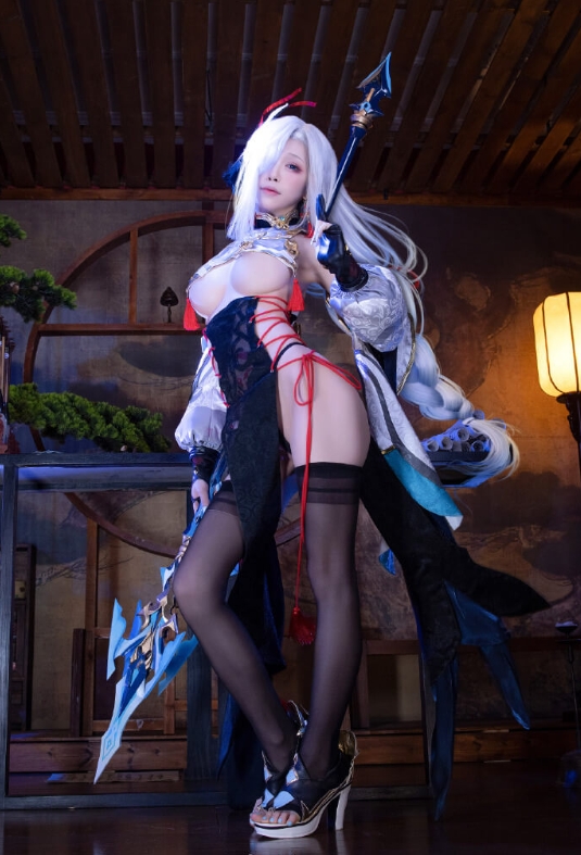 Genshin Impact Shenhe Qipao charm