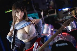 The Sexiest Guitar Girl I’ve Ever Seen
